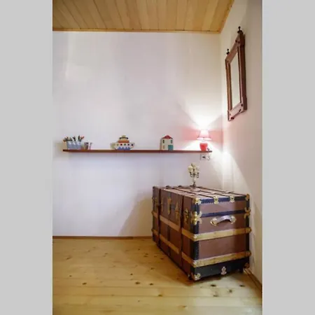 Antique House Nona Nika Komiza