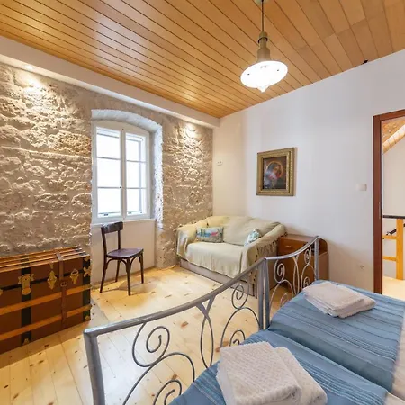Antique House Nona Nika Holiday home