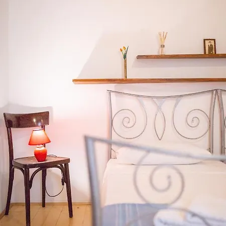 Antique House Nona Nika Holiday home